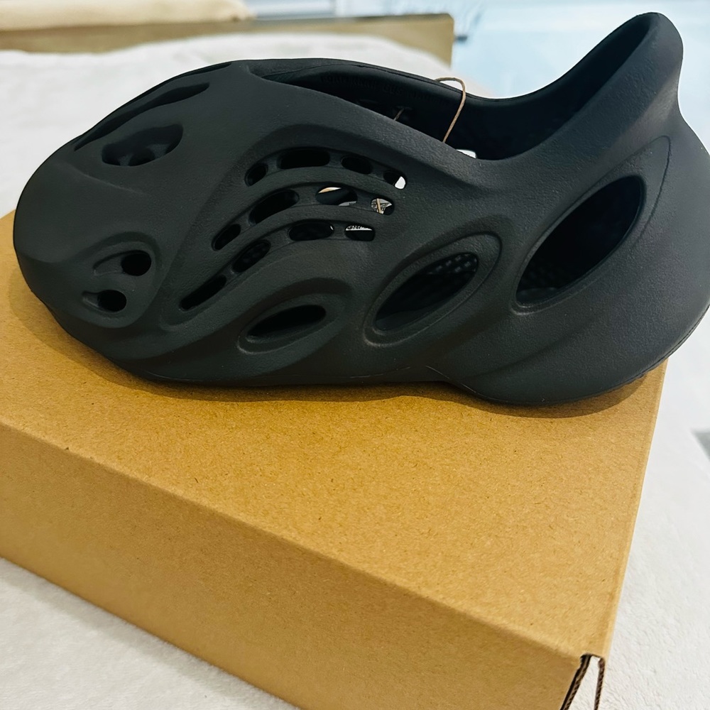 Yzy Foam Rnr Onyx